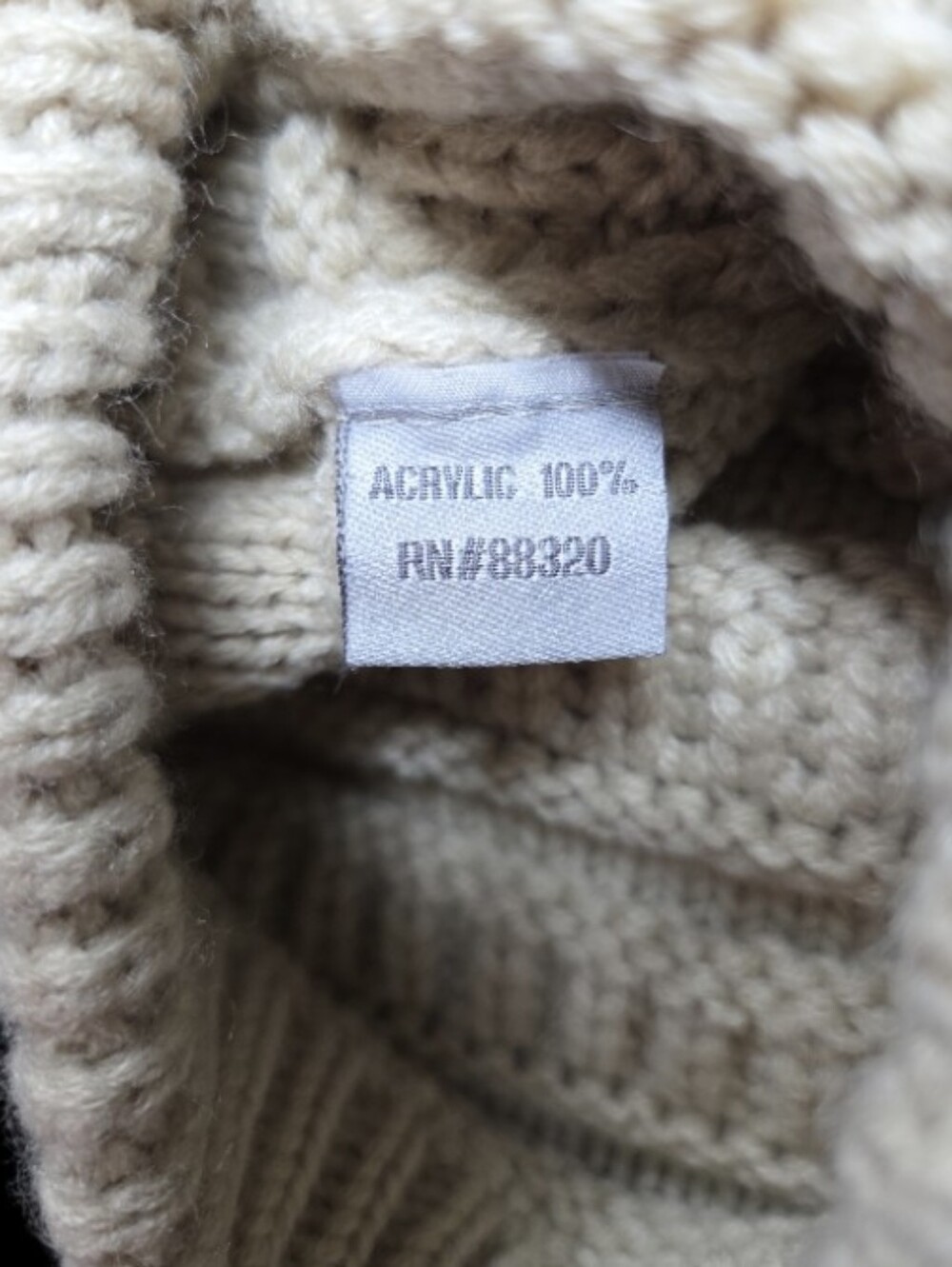 Unisex C.C. Beanie Classic Lt. Beige/Cream Cable-Knit Design With A Ribbed Cuff - Picture 5 of 7
